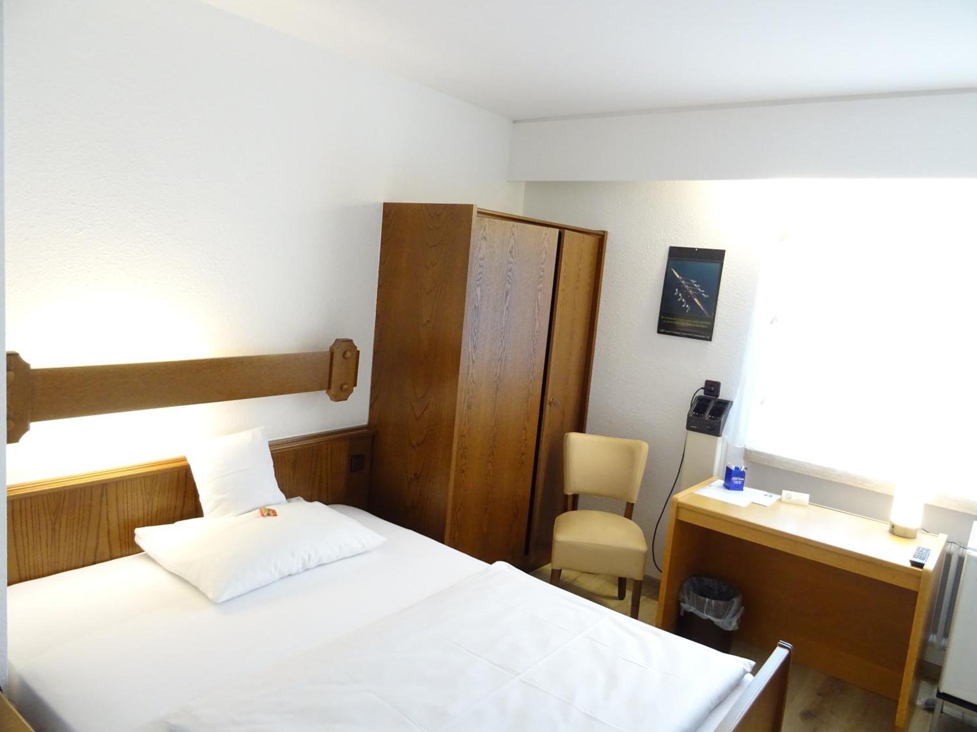 Aparthotel Zum Dom Kleinblittersdorf ภายนอก รูปภาพ