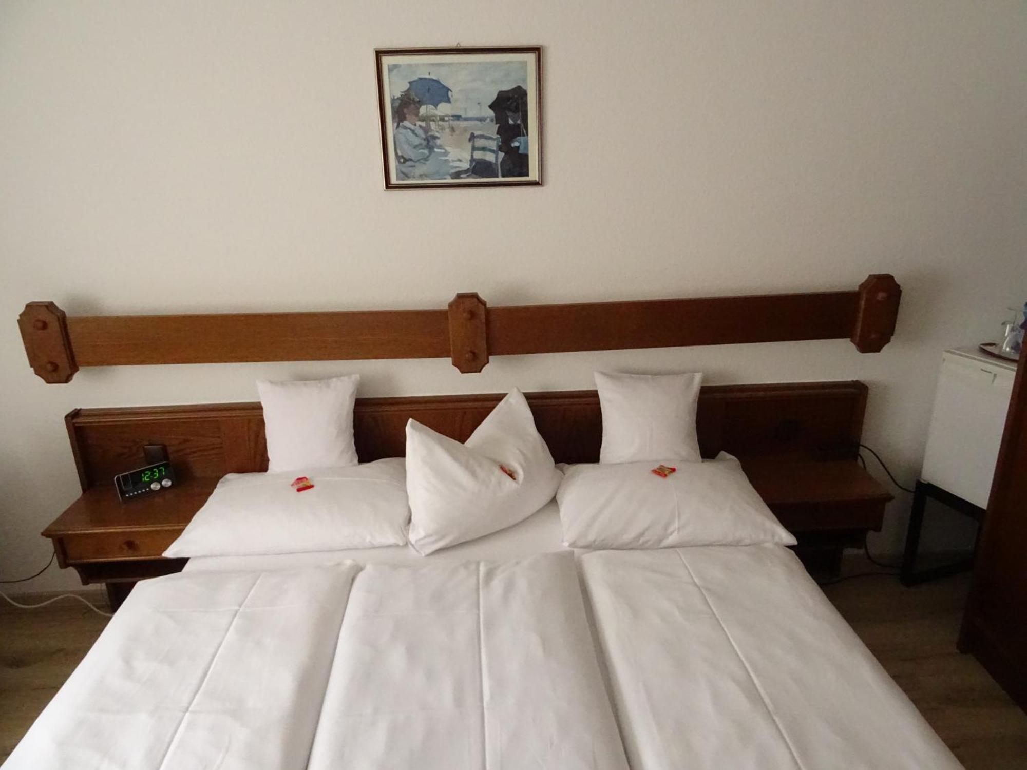 Aparthotel Zum Dom Kleinblittersdorf ภายนอก รูปภาพ